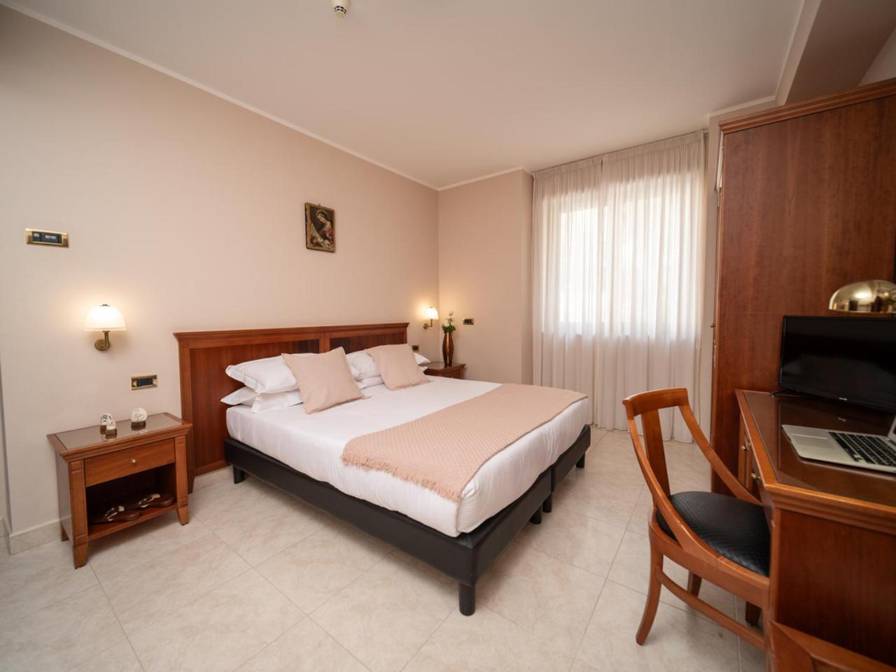 Hotel San Pio San Giovanni Rotondo Exterior photo